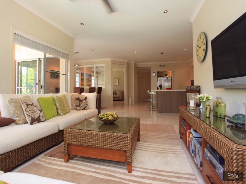 2 Veerings Crescent, Twin Waters QLD 4564