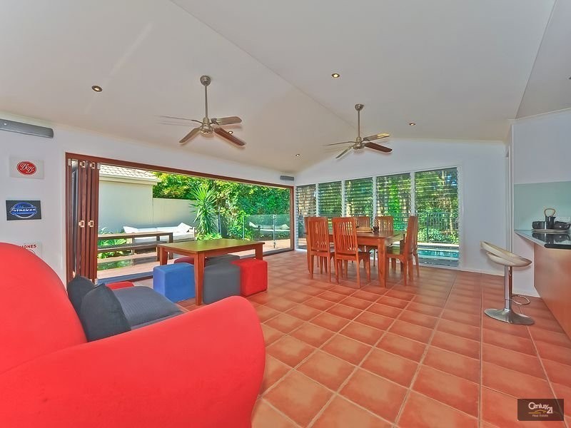 24 Baker Finch Place, Twin Waters QLD 4564