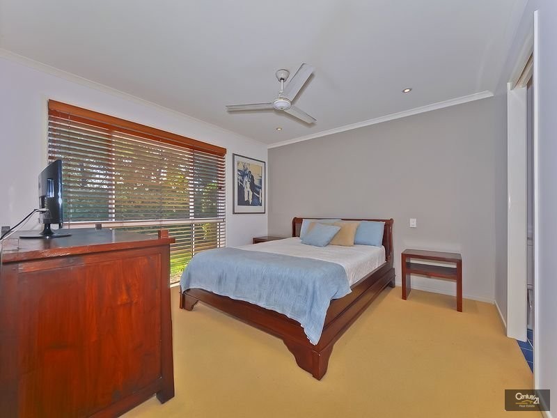 24 Baker Finch Place, Twin Waters QLD 4564