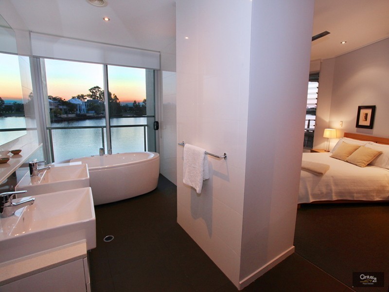 27/20 Anchorage Circuit, Twin Waters QLD 4564