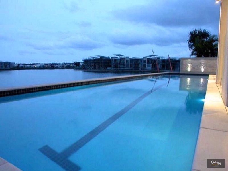 7 River Edge Court, Twin Waters QLD 4564