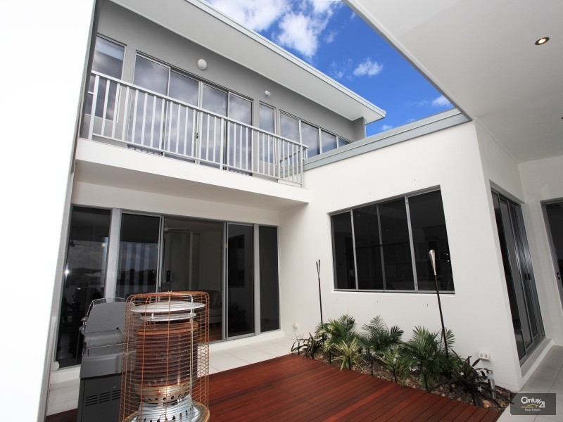 12 Waterfront Court, Twin Waters QLD 4564