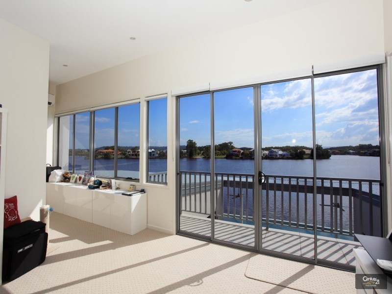 12 Waterfront Court, Twin Waters QLD 4564