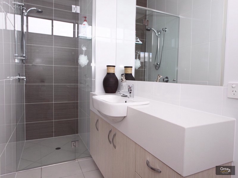 12 Waterfront Court, Twin Waters QLD 4564