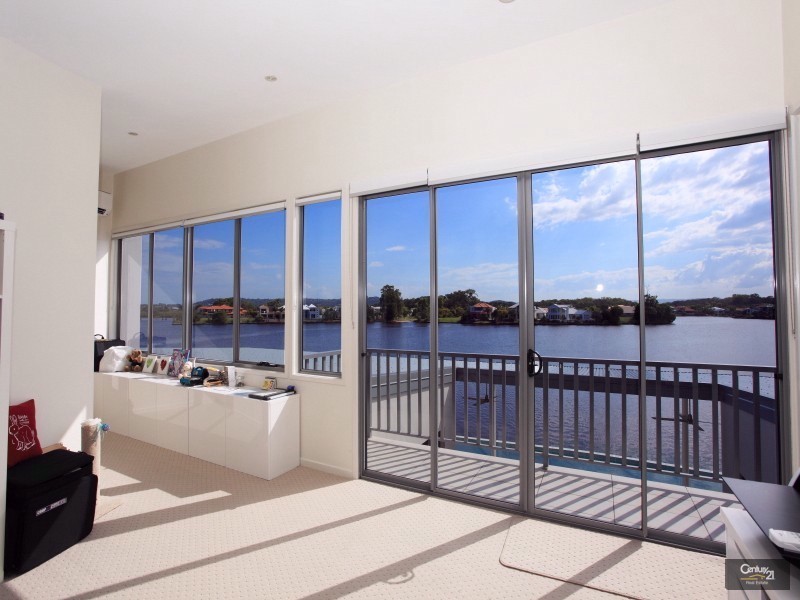 12 Waterfront Court, Twin Waters QLD 4564