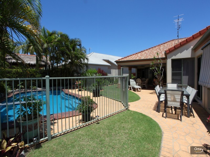 7  Watergum Place, Twin Waters QLD 4564
