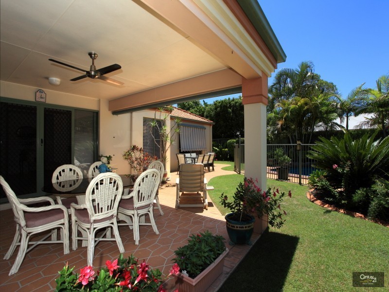 7  Watergum Place, Twin Waters QLD 4564