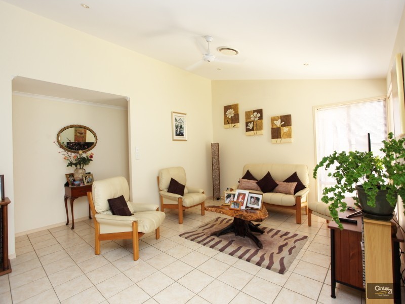 7  Watergum Place, Twin Waters QLD 4564