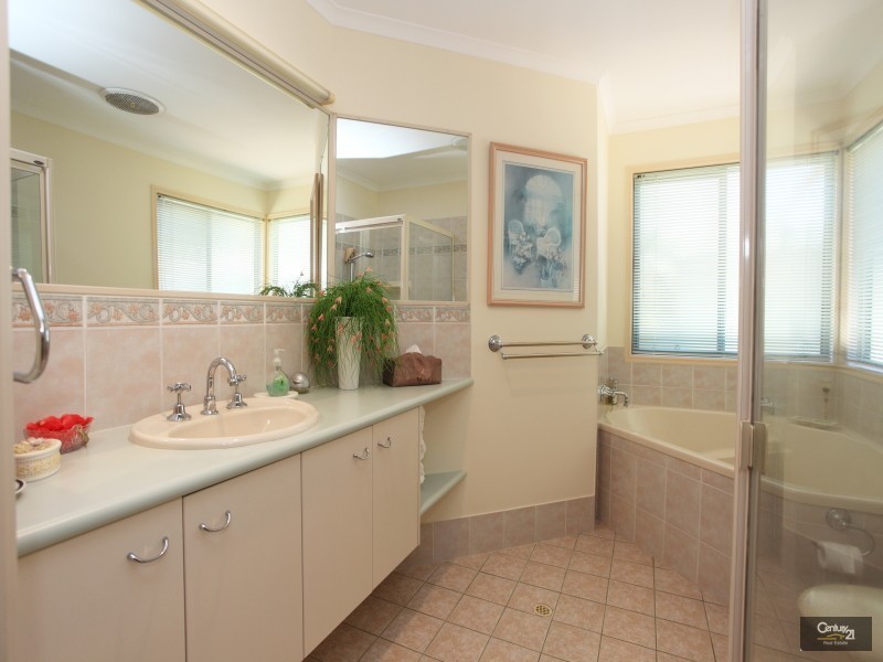 7  Watergum Place, Twin Waters QLD 4564