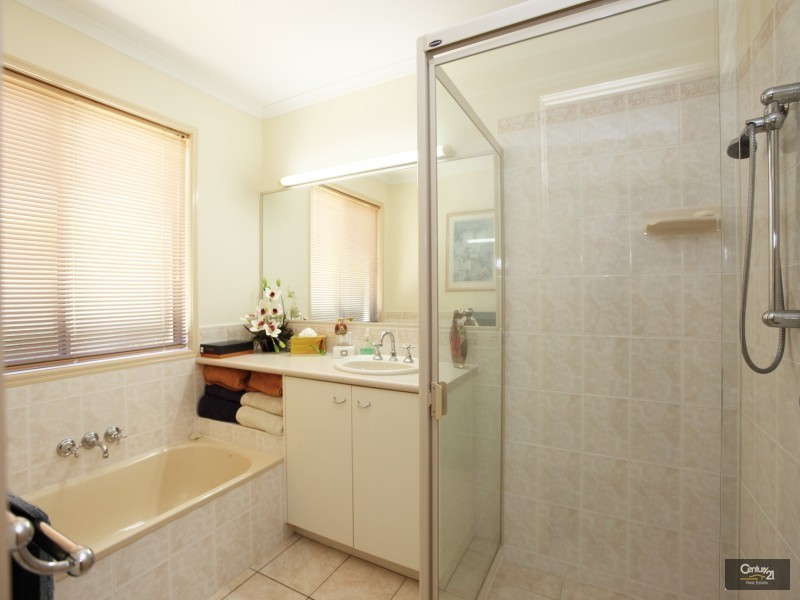 7  Watergum Place, Twin Waters QLD 4564