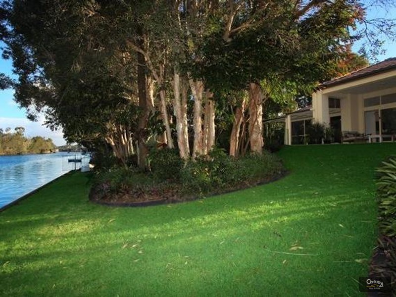 22 Waterside Drive, Twin Waters QLD 4564