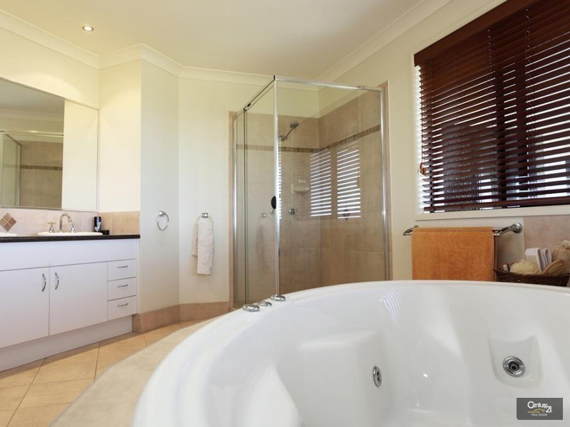 41 Moorings Circuit, Twin Waters QLD 4564