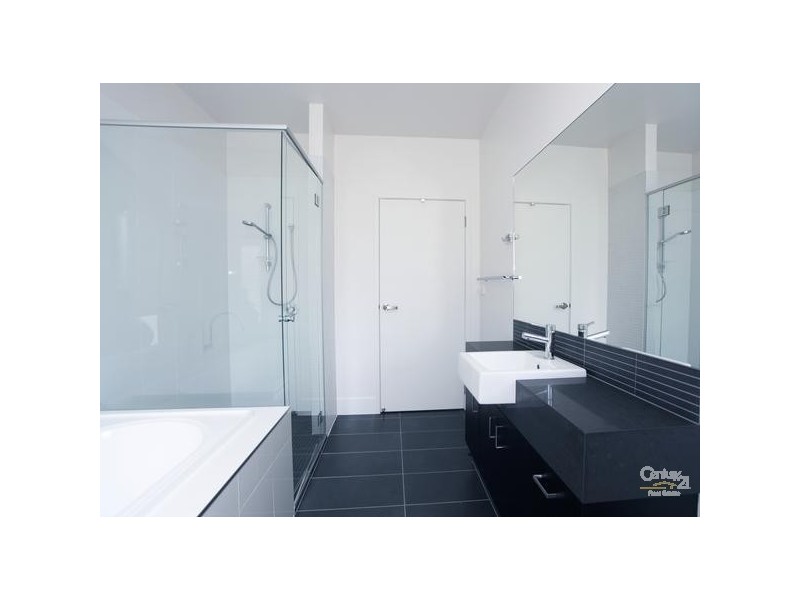 18 Boardrider Crescent, Mount Coolum QLD 4573
