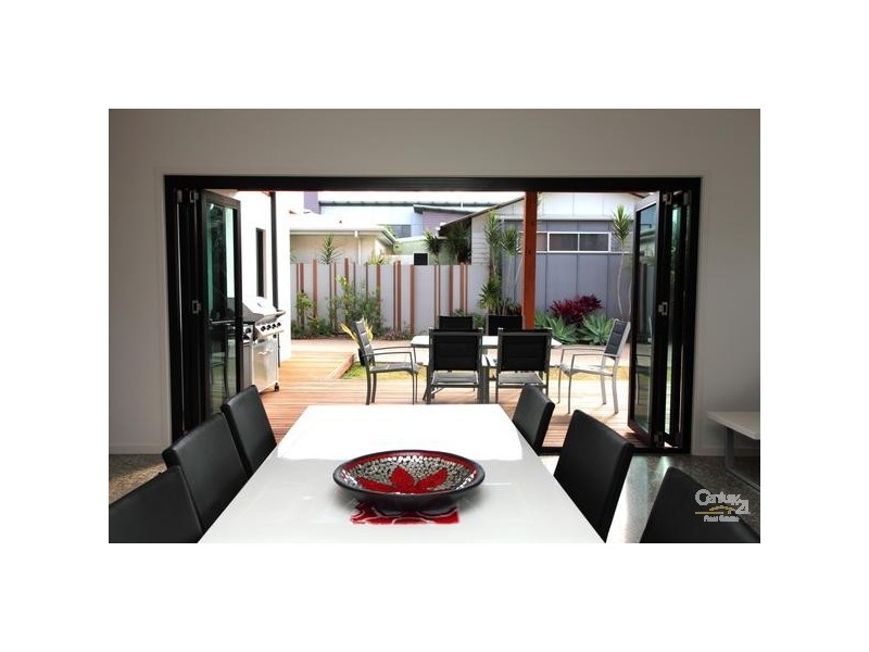 18 Boardrider Crescent, Mount Coolum QLD 4573