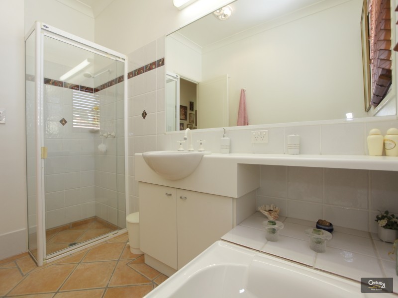 4 Watergum Place, Twin Waters QLD 4564