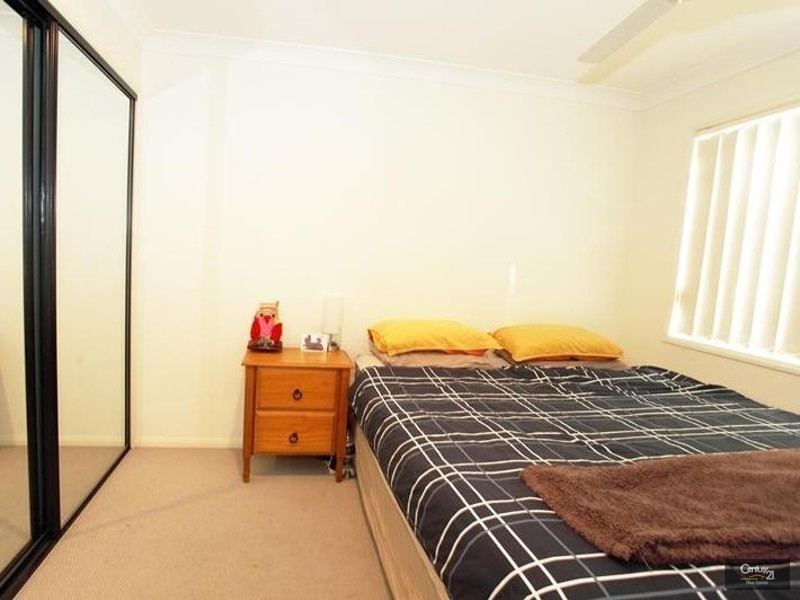 8 Veerings Crescent, Twin Waters QLD 4564