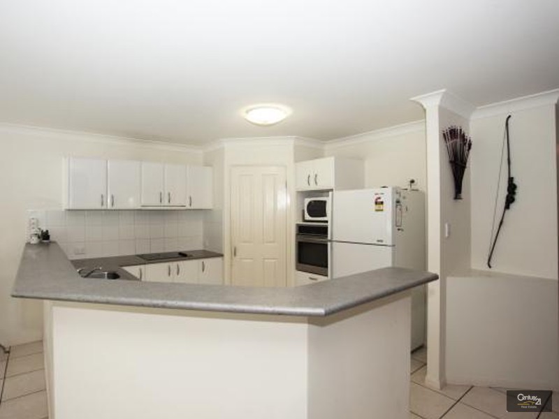 8 Veerings Crescent, Twin Waters QLD 4564