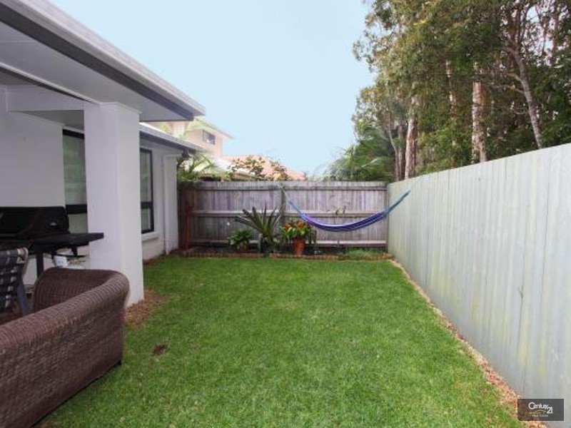 8 Veerings Crescent, Twin Waters QLD 4564