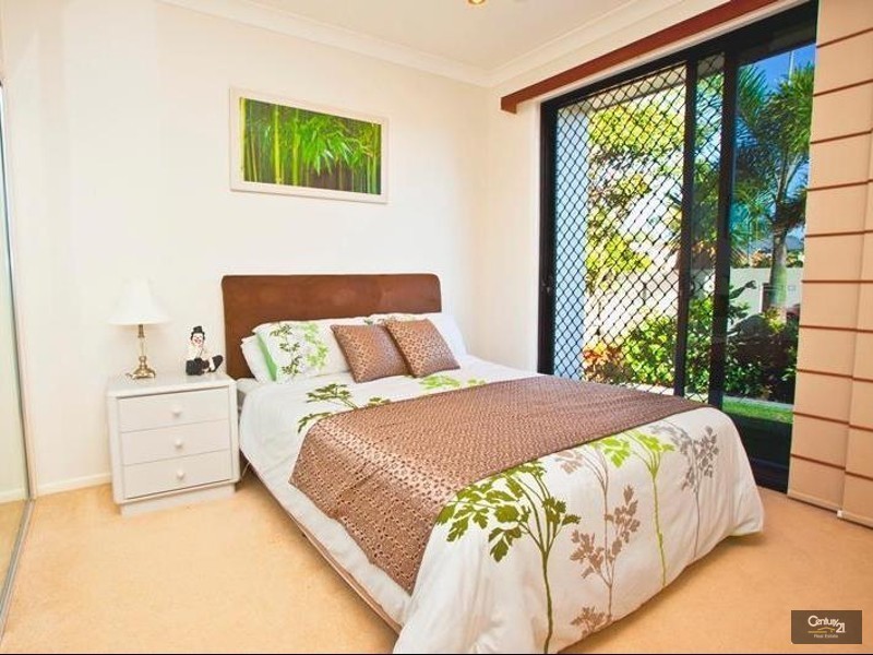 75 Prestwick Drive, Twin Waters QLD 4564