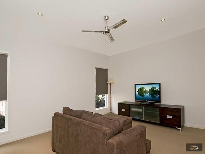 21 Hetherington Drive, Twin Waters QLD 4564