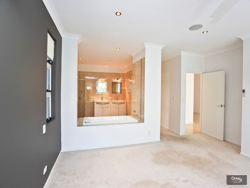 31 Hetherington Drive, Twin Waters QLD 4564