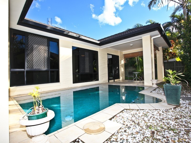 7 Pampling Place, Twin Waters QLD 4564