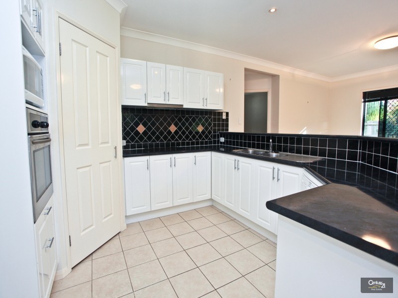 7 Pampling Place, Twin Waters QLD 4564