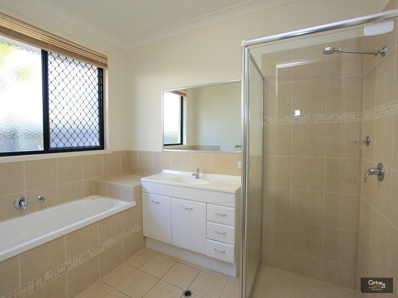 7 Pampling Place, Twin Waters QLD 4564