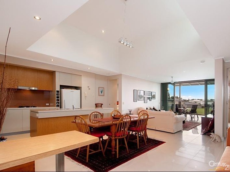 8/20 Anchorage Circuit, Twin Waters QLD 4564