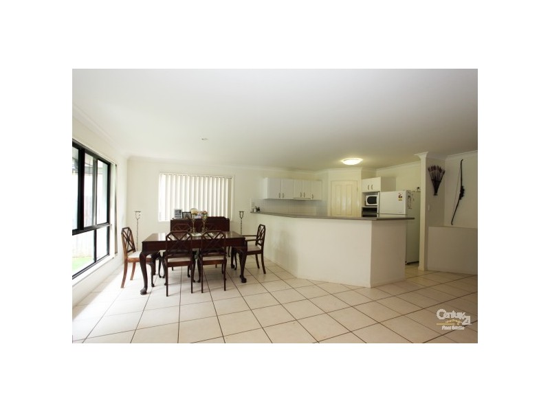 8 Veerings Cresent, Twin Waters QLD 4564