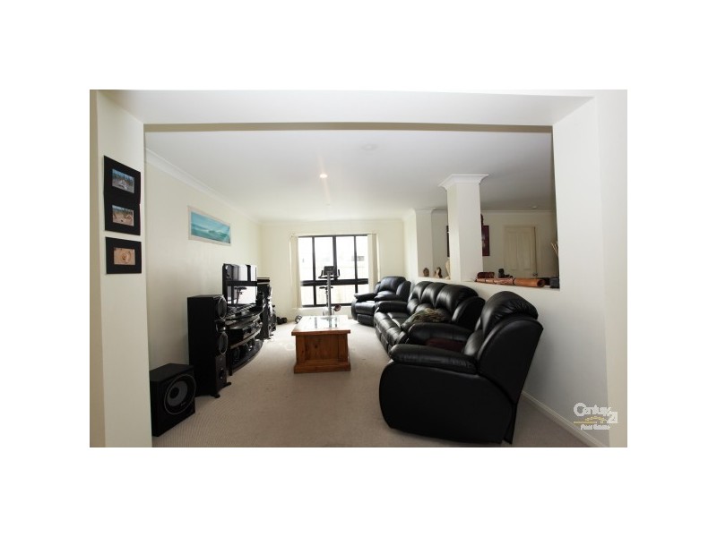 8 Veerings Cresent, Twin Waters QLD 4564