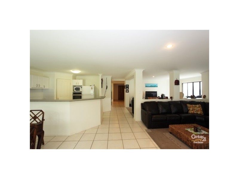 8 Veerings Cresent, Twin Waters QLD 4564