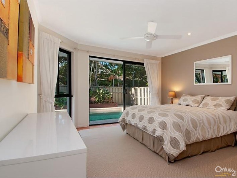 8 Fantail Place, Twin Waters QLD 4564