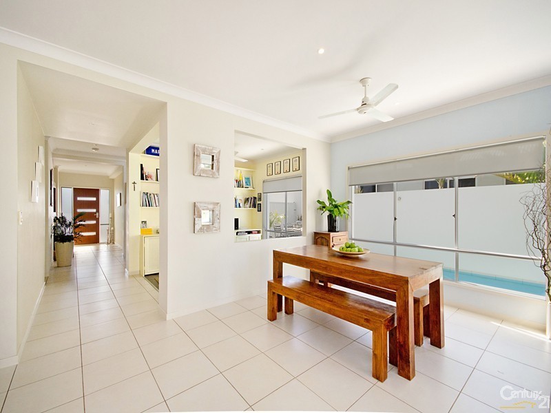 8 Seahorse Drive, Twin Waters QLD 4564