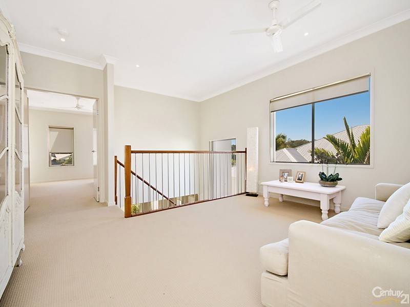 8 Seahorse Drive, Twin Waters QLD 4564