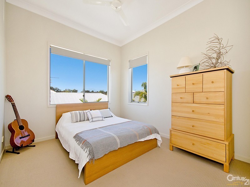 8 Seahorse Drive, Twin Waters QLD 4564