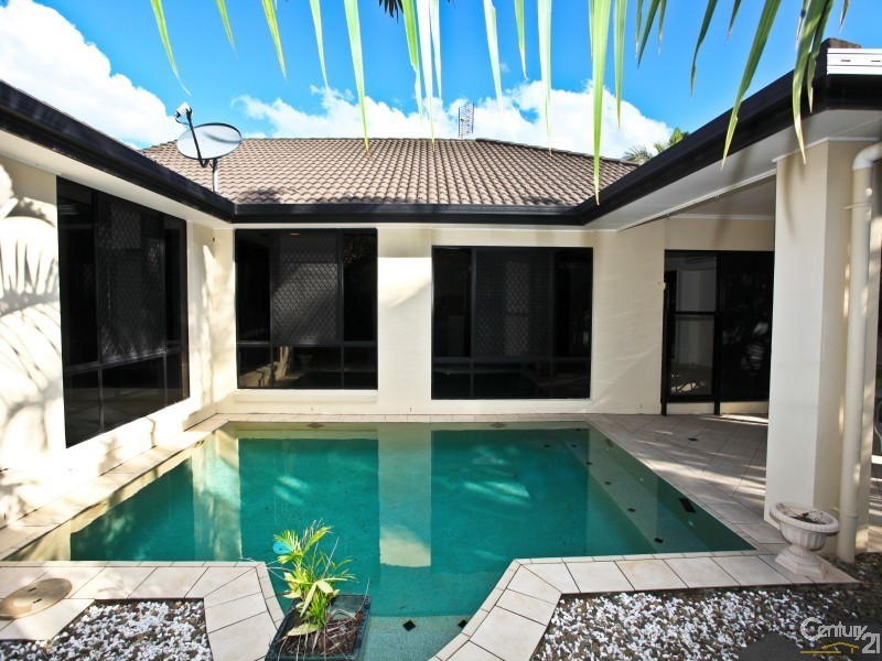 7 Pampling Place, Twin Waters QLD 4564