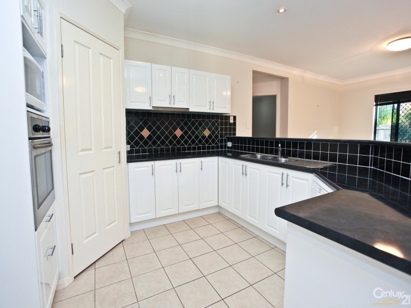 7 Pampling Place, Twin Waters QLD 4564