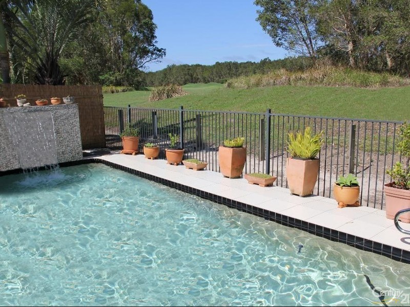 32 Baker-Finch Place, Twin Waters QLD 4564