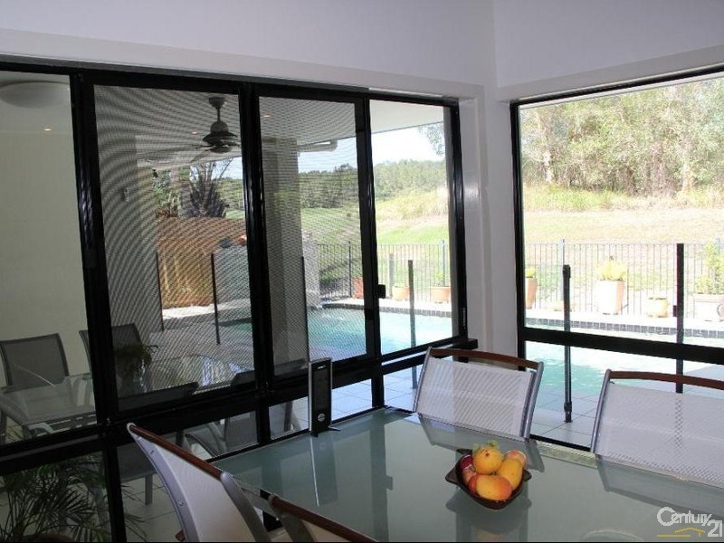 32 Baker-Finch Place, Twin Waters QLD 4564