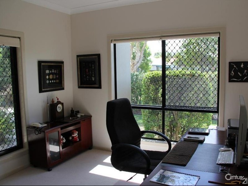 32 Baker-Finch Place, Twin Waters QLD 4564