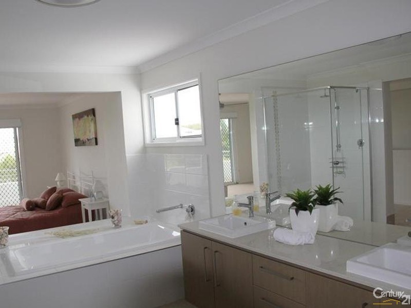 47 North Beach Place, Mudjimba QLD 4564