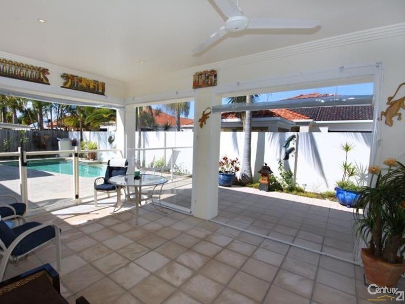 2 Mainsail Place, Twin Waters QLD 4564