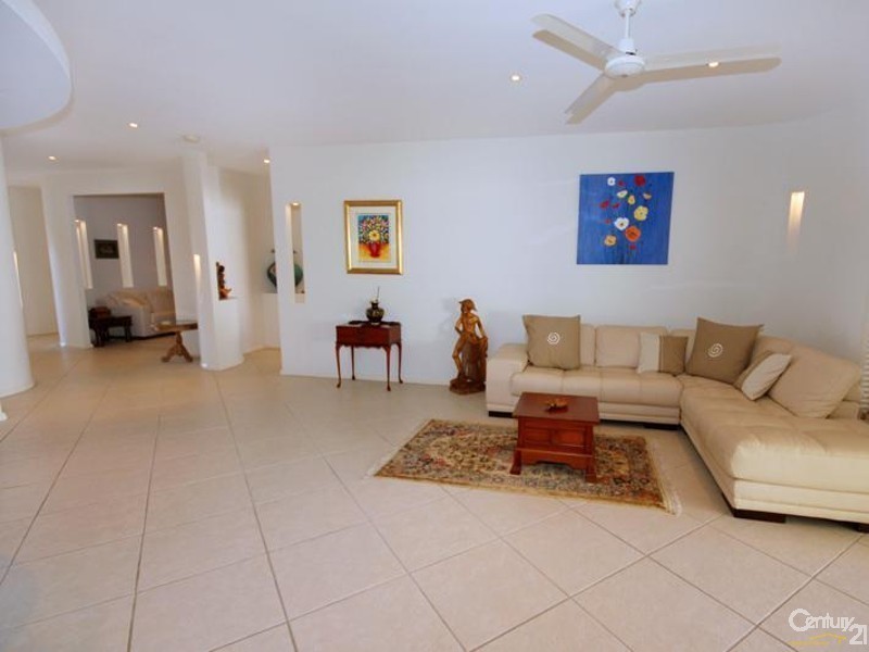 2 Mainsail Place, Twin Waters QLD 4564