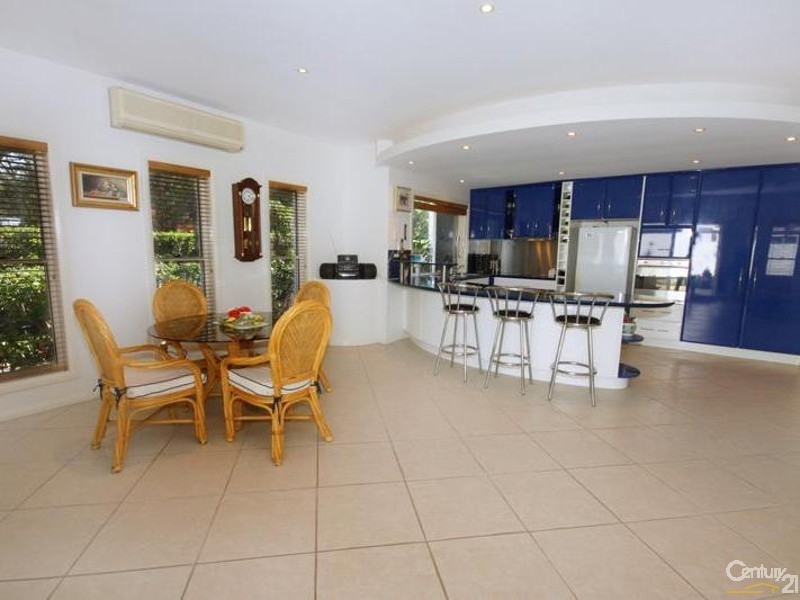 2 Mainsail Place, Twin Waters QLD 4564