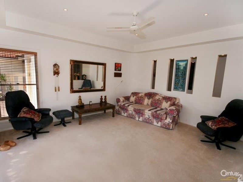 2 Mainsail Place, Twin Waters QLD 4564