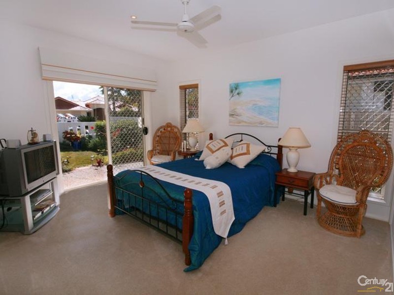 2 Mainsail Place, Twin Waters QLD 4564