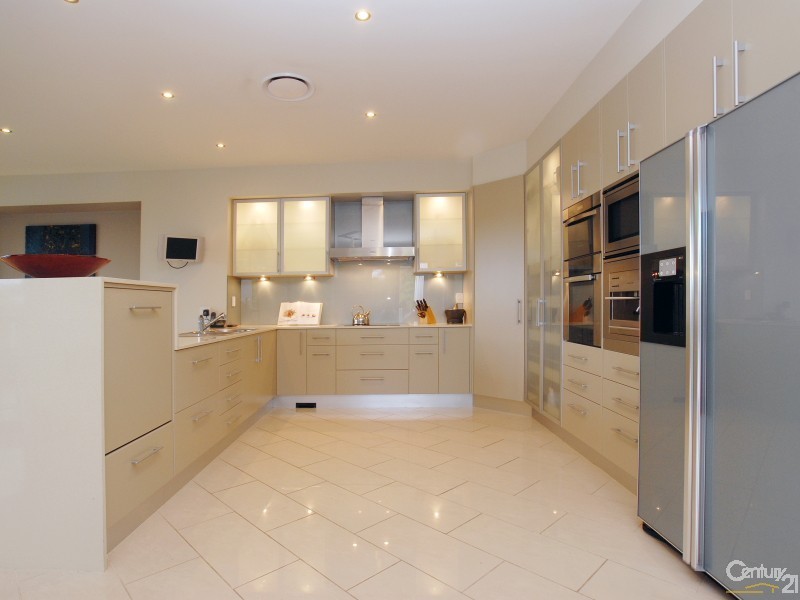 24 Karinya Place, Twin Waters QLD 4564