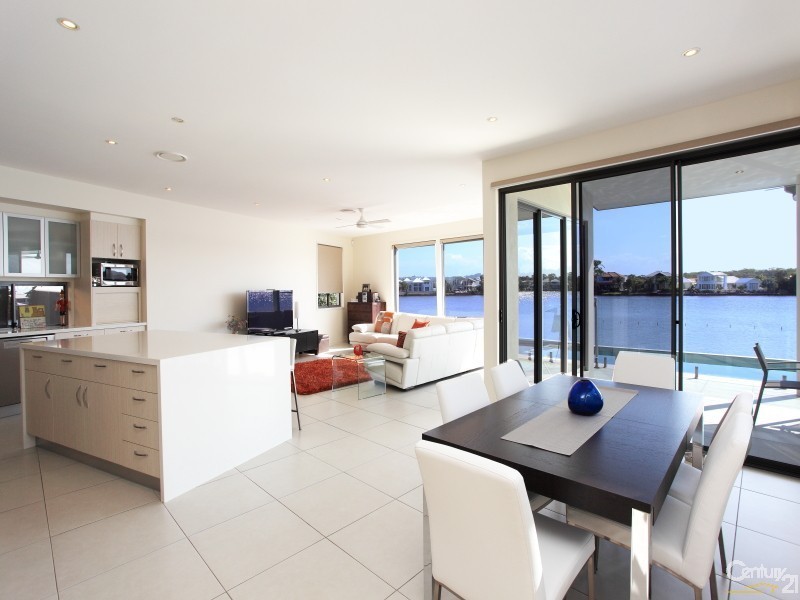 12 Waterfront Court, Twin Waters QLD 4564