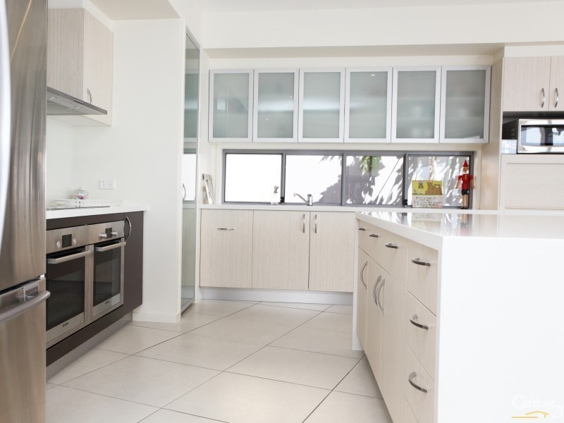 12 Waterfront Court, Twin Waters QLD 4564